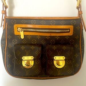 Louis Vuitton Brown Canvas Monogram Hudson GM bag